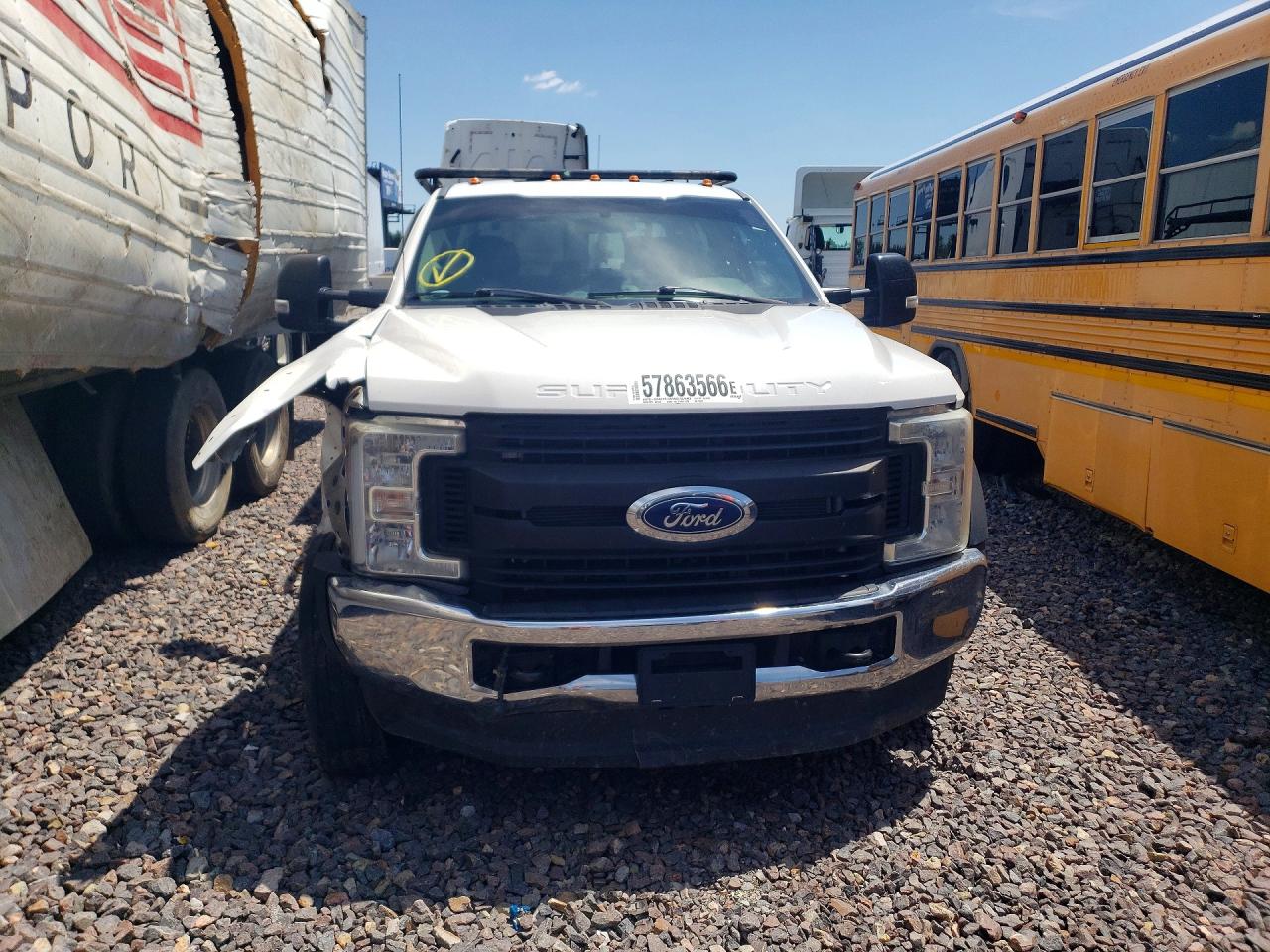 2017 FORD F550