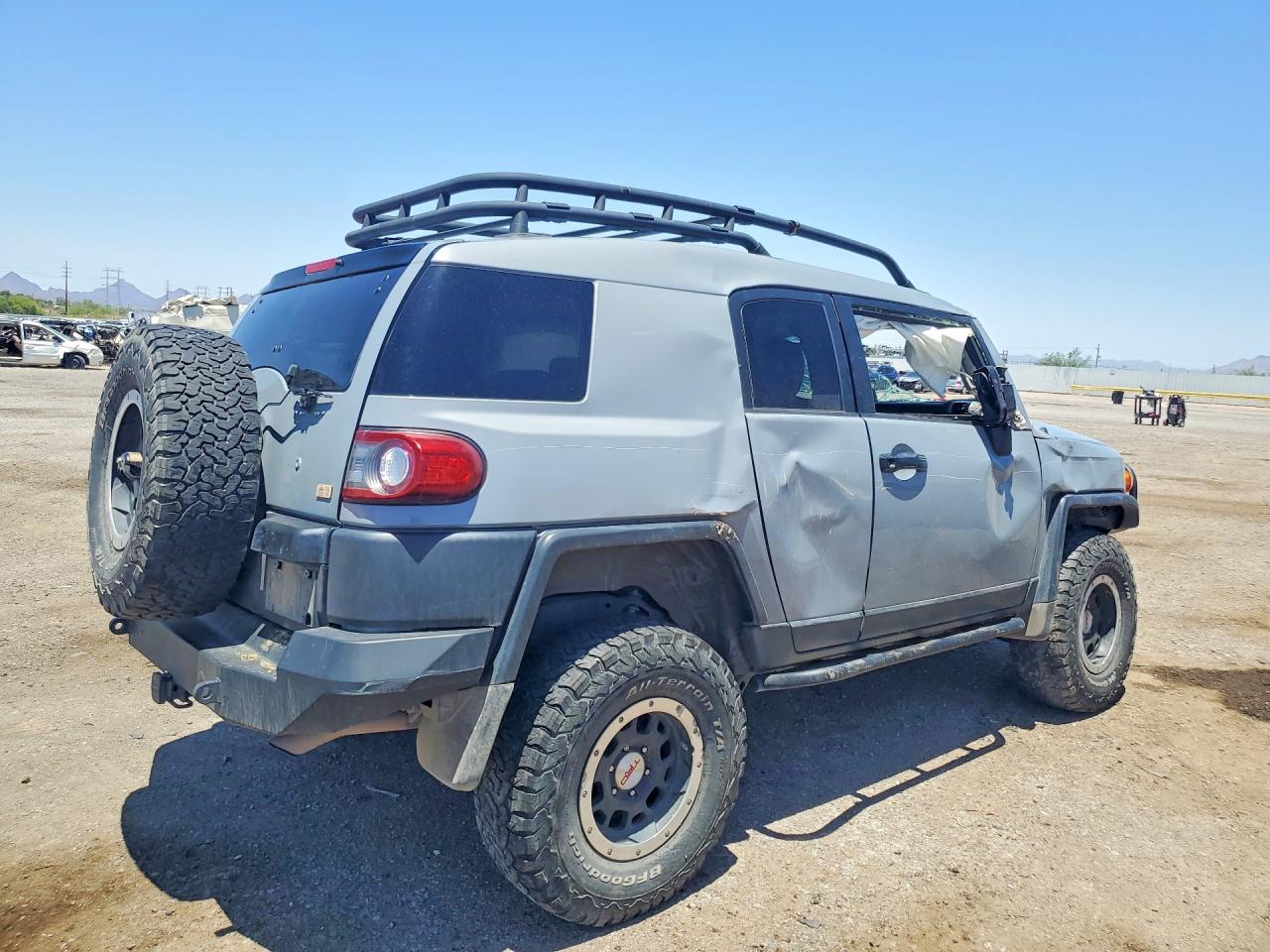 2013 TOYOTA FJ CRUISER
