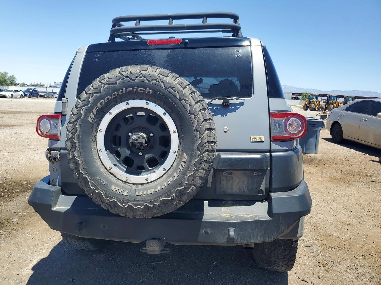 2013 TOYOTA FJ CRUISER