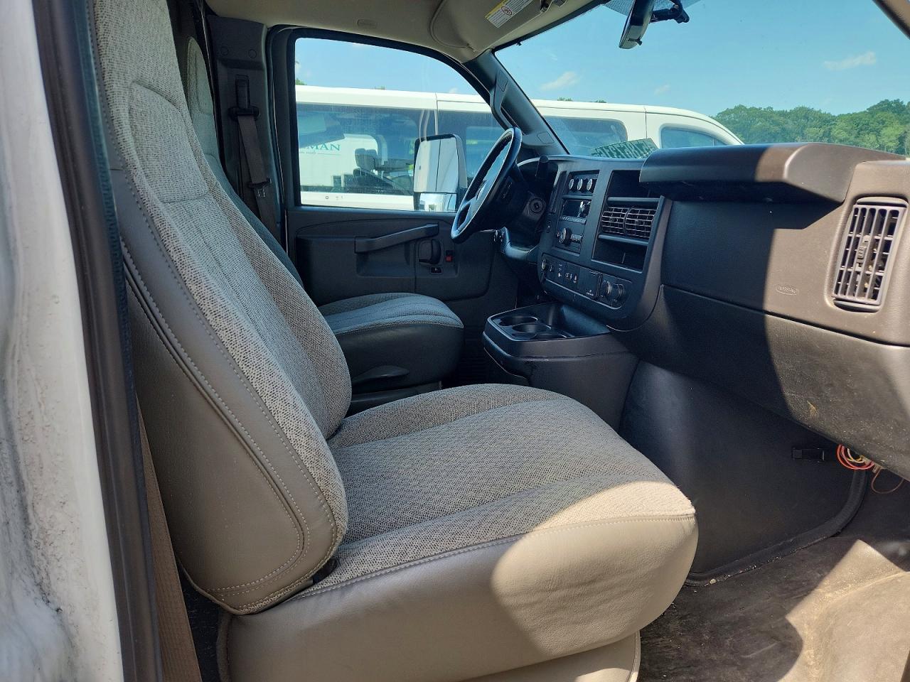 2023 CHEVROLET EXPRESS