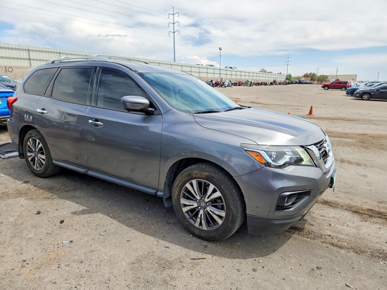 2017 NISSAN PATHFINDER