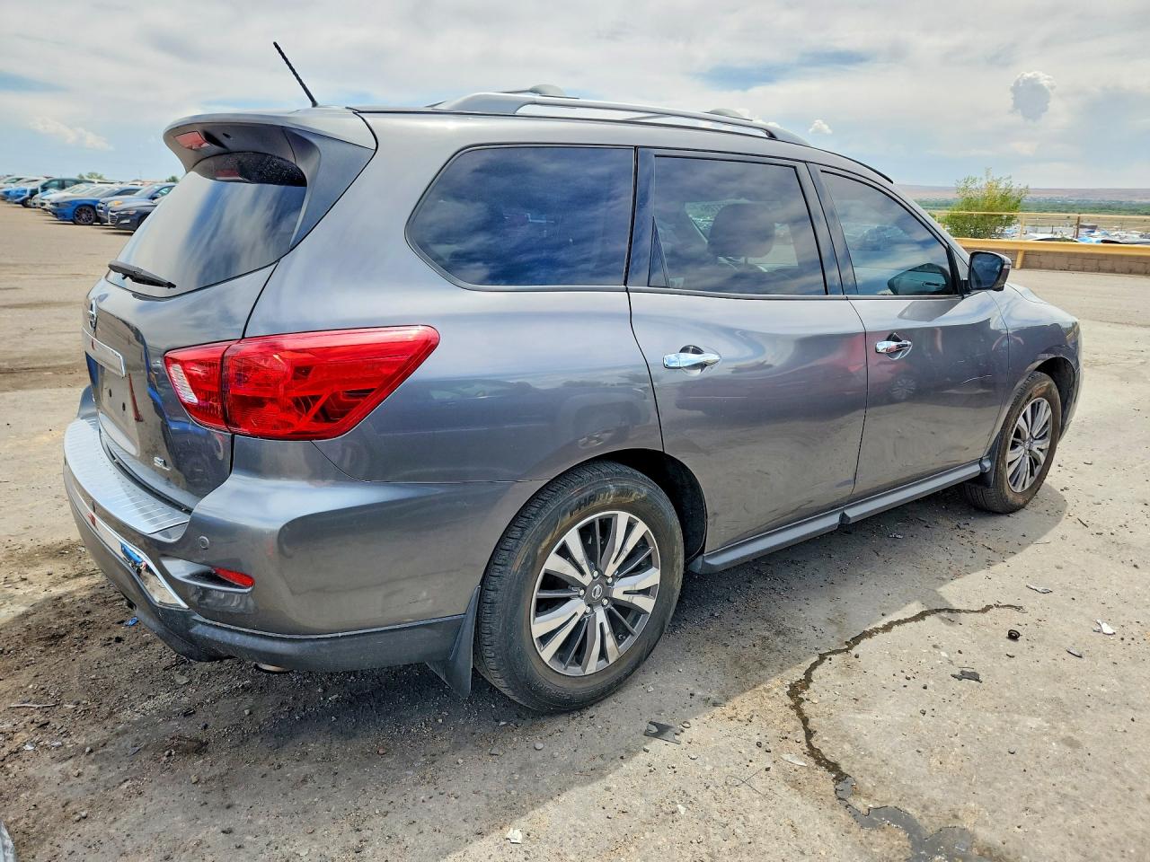 2017 NISSAN PATHFINDER