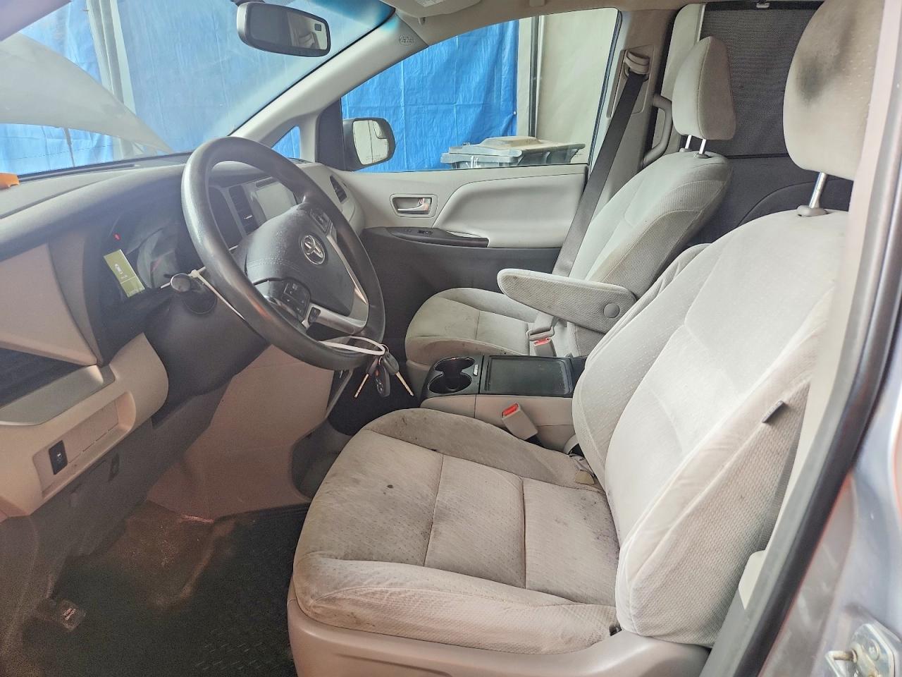2017 TOYOTA SIENNA