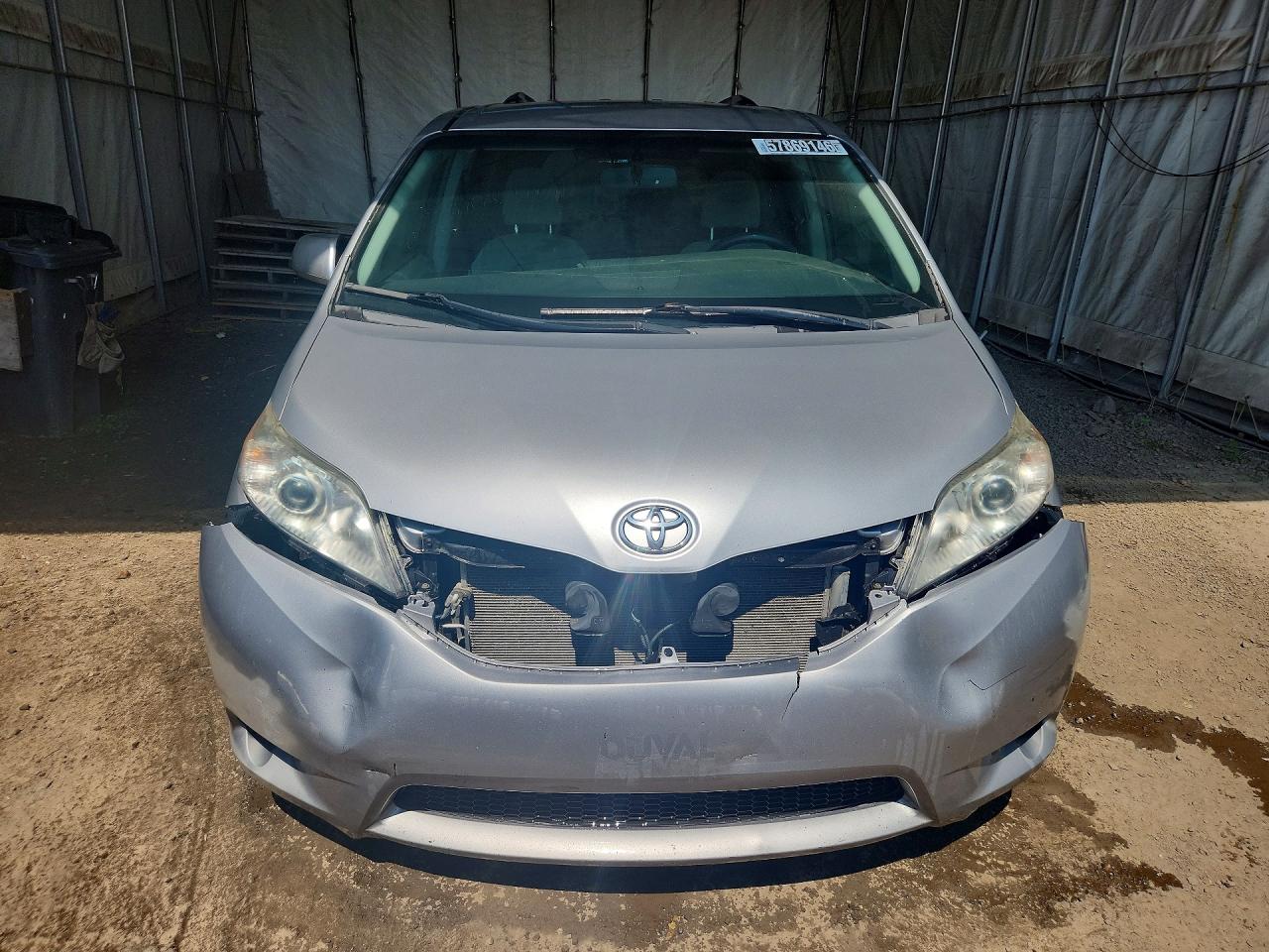 2017 TOYOTA SIENNA