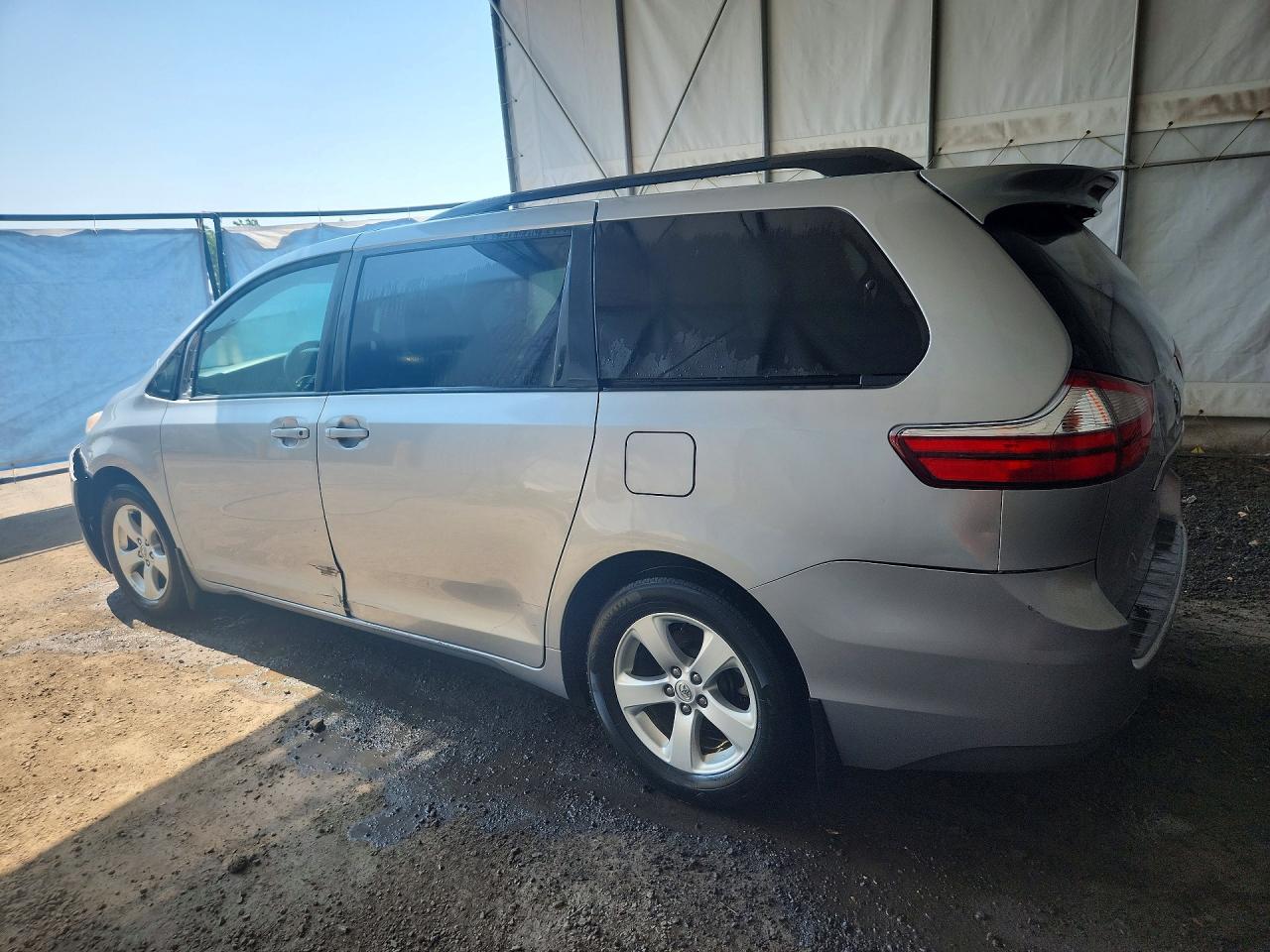 2017 TOYOTA SIENNA