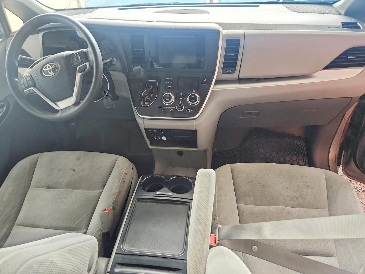 2017 TOYOTA SIENNA