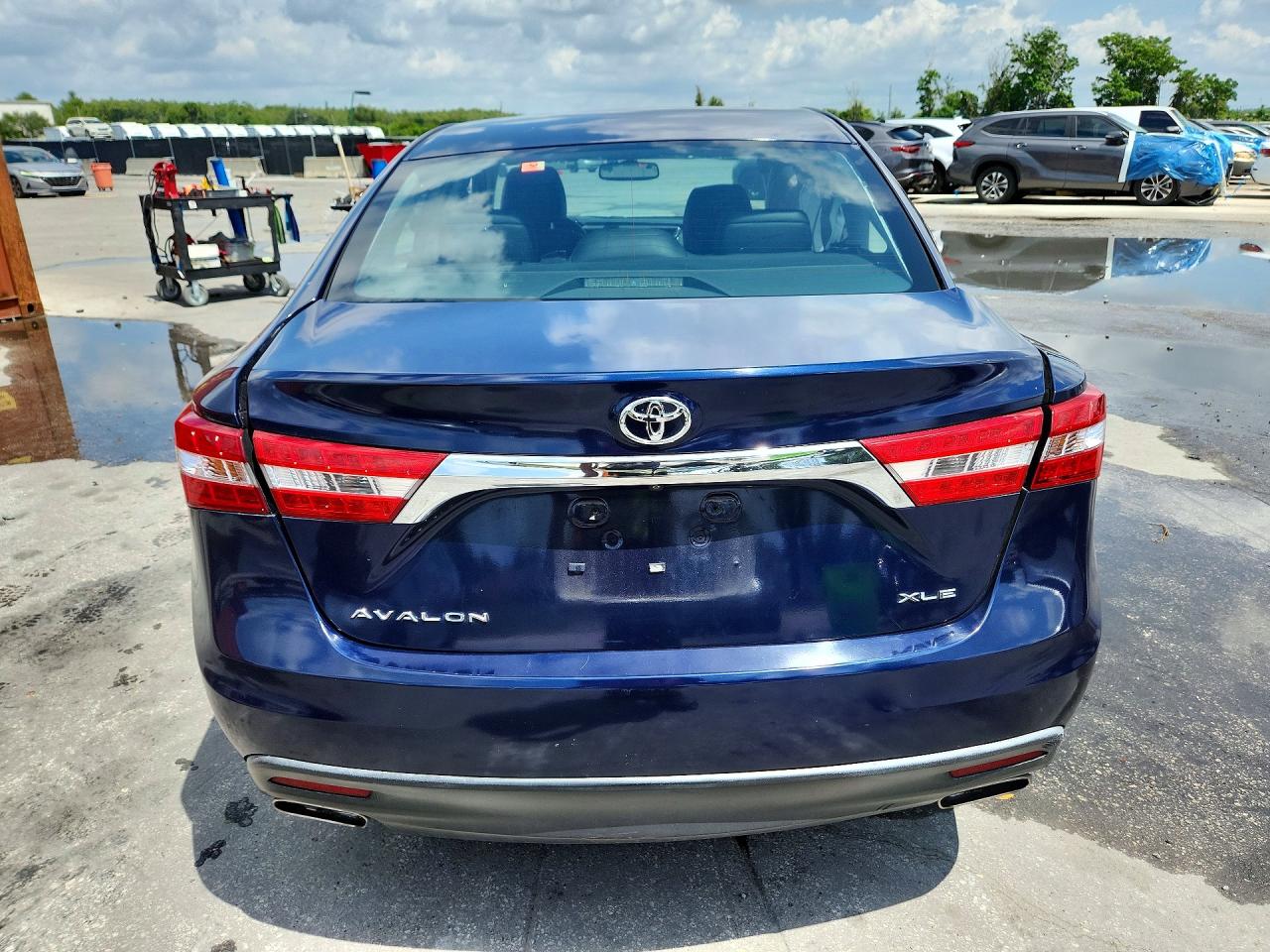 2013 TOYOTA AVALON