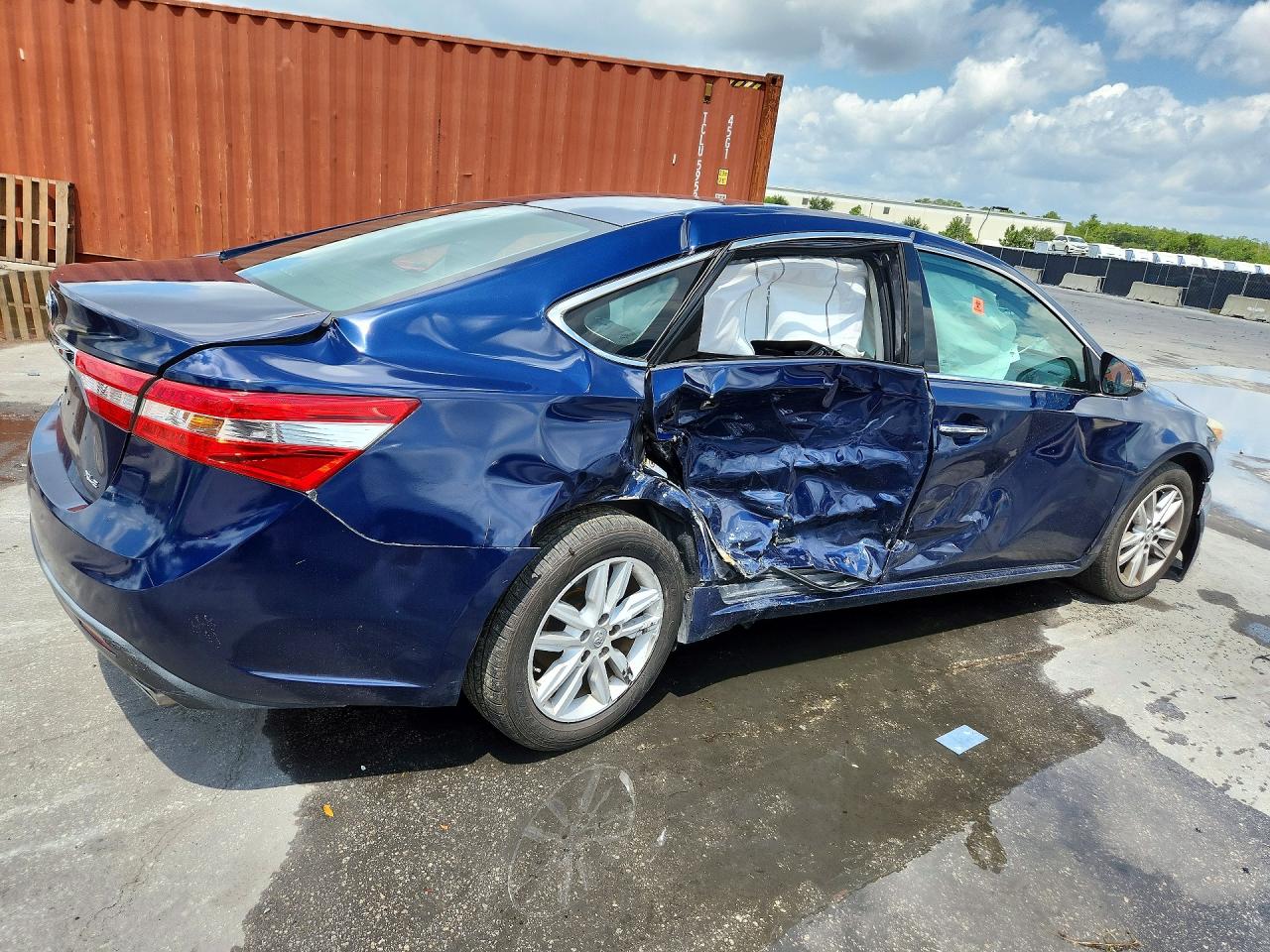 2013 TOYOTA AVALON