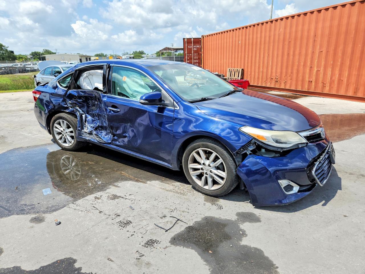 2013 TOYOTA AVALON