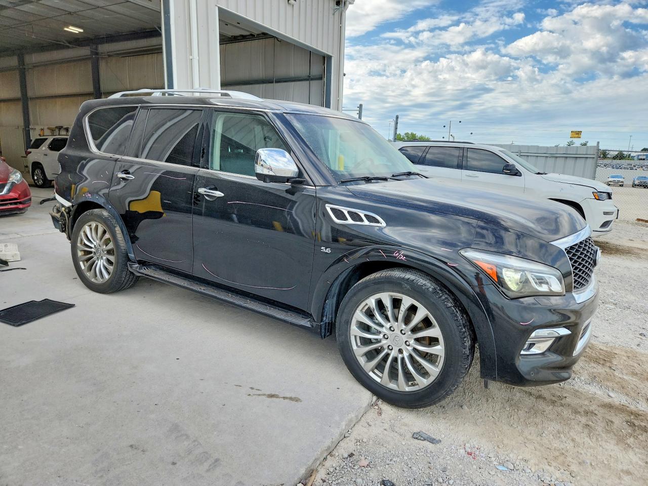 2017 INFINITI QX80