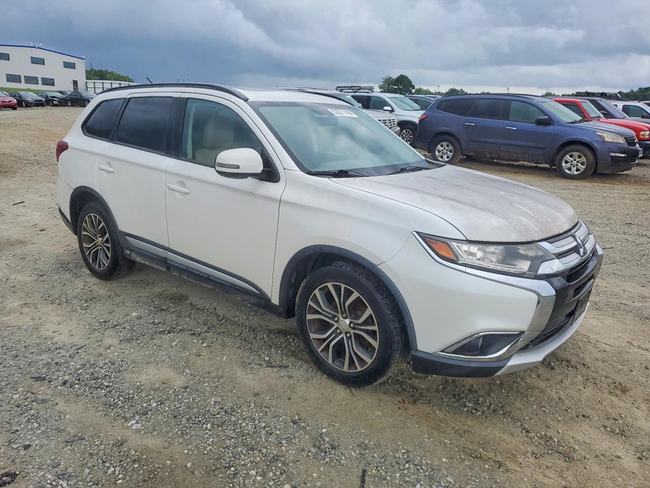 2016 MITSUBISHI OUTLANDER