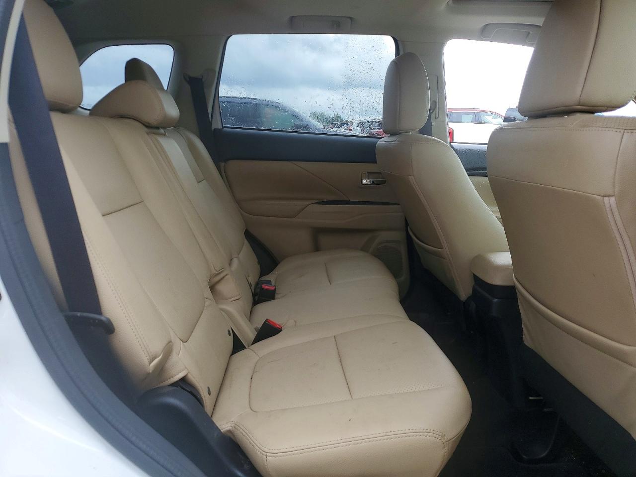 2016 MITSUBISHI OUTLANDER