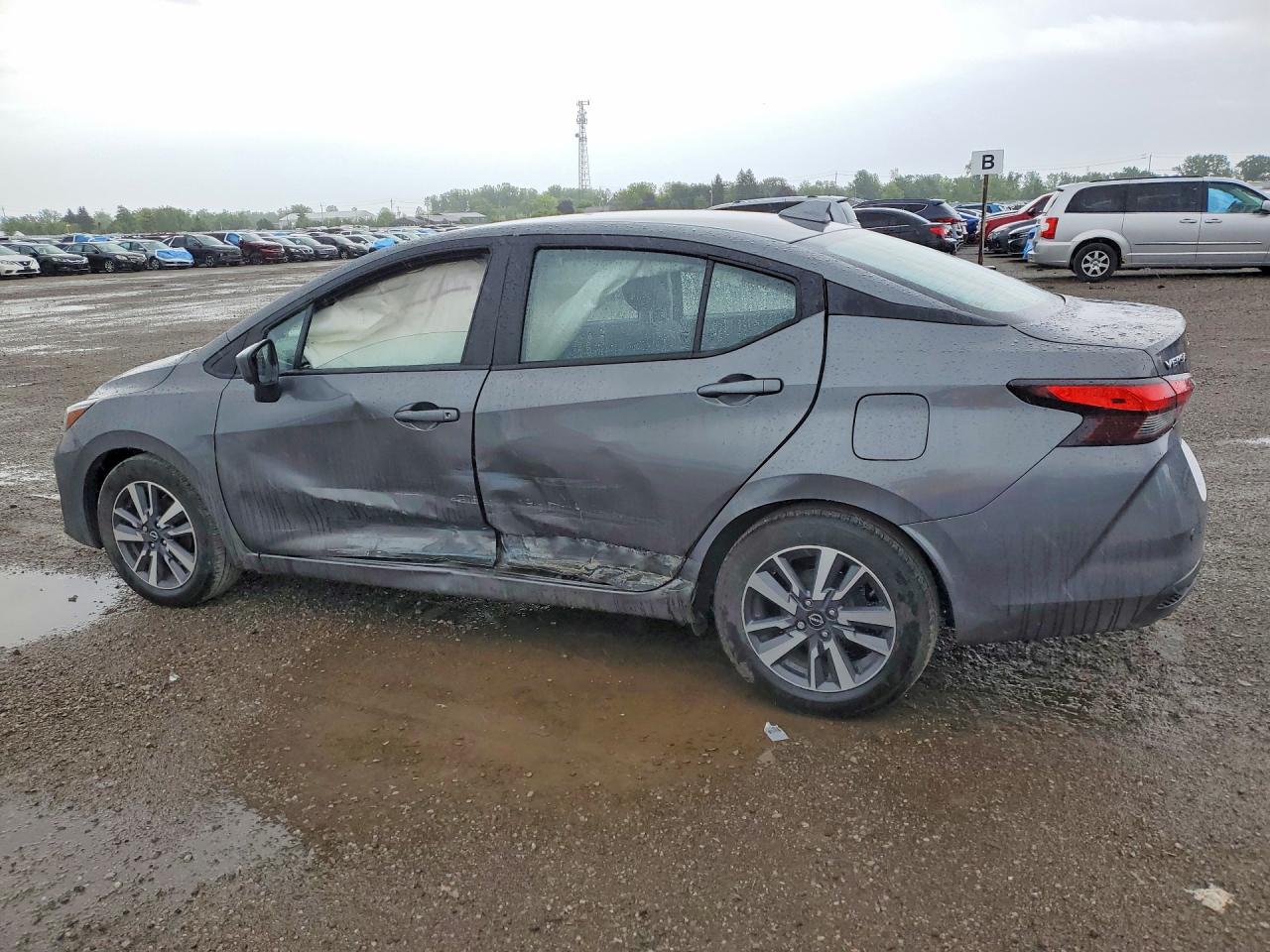 2024 NISSAN VERSA