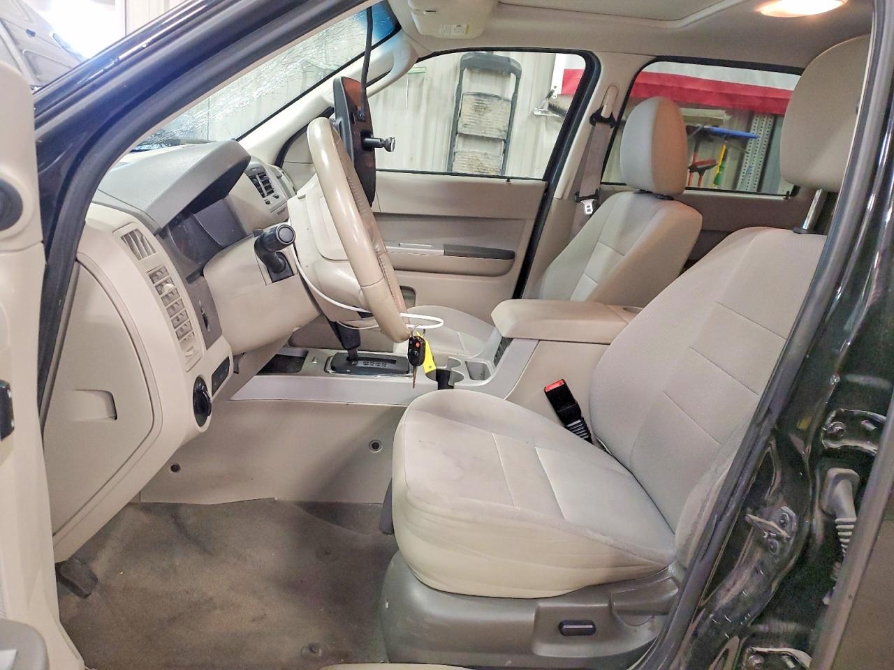 2011 FORD ESCAPE