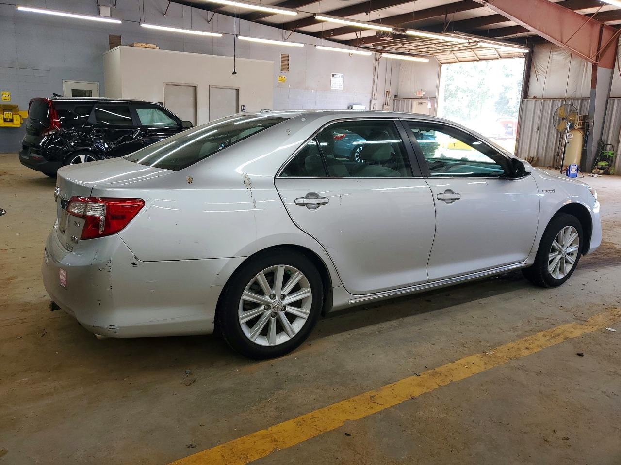 2013 TOYOTA CAMRY SOLA