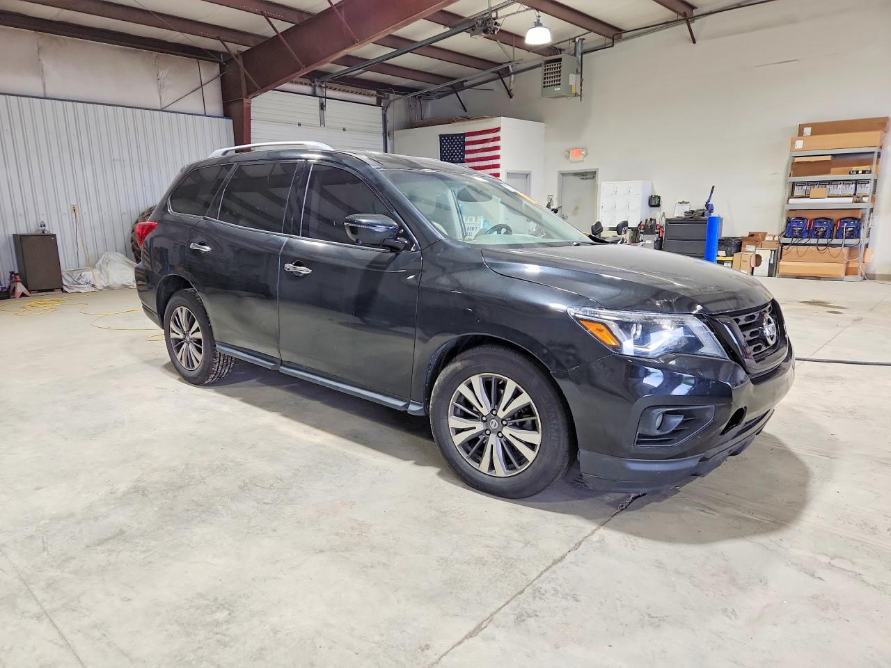 2017 NISSAN PATHFINDER
