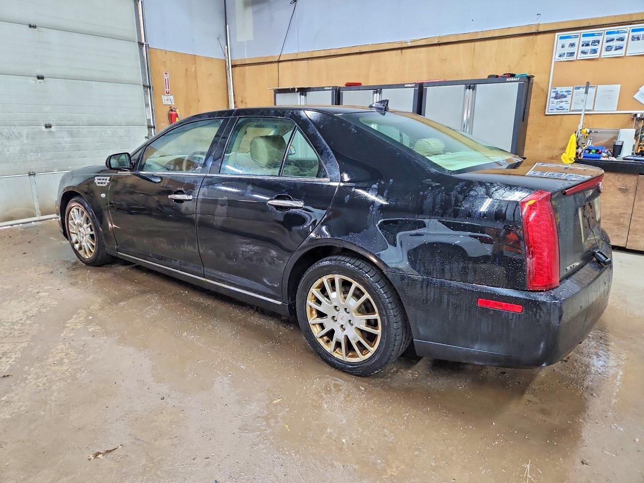 2011 CADILLAC STS