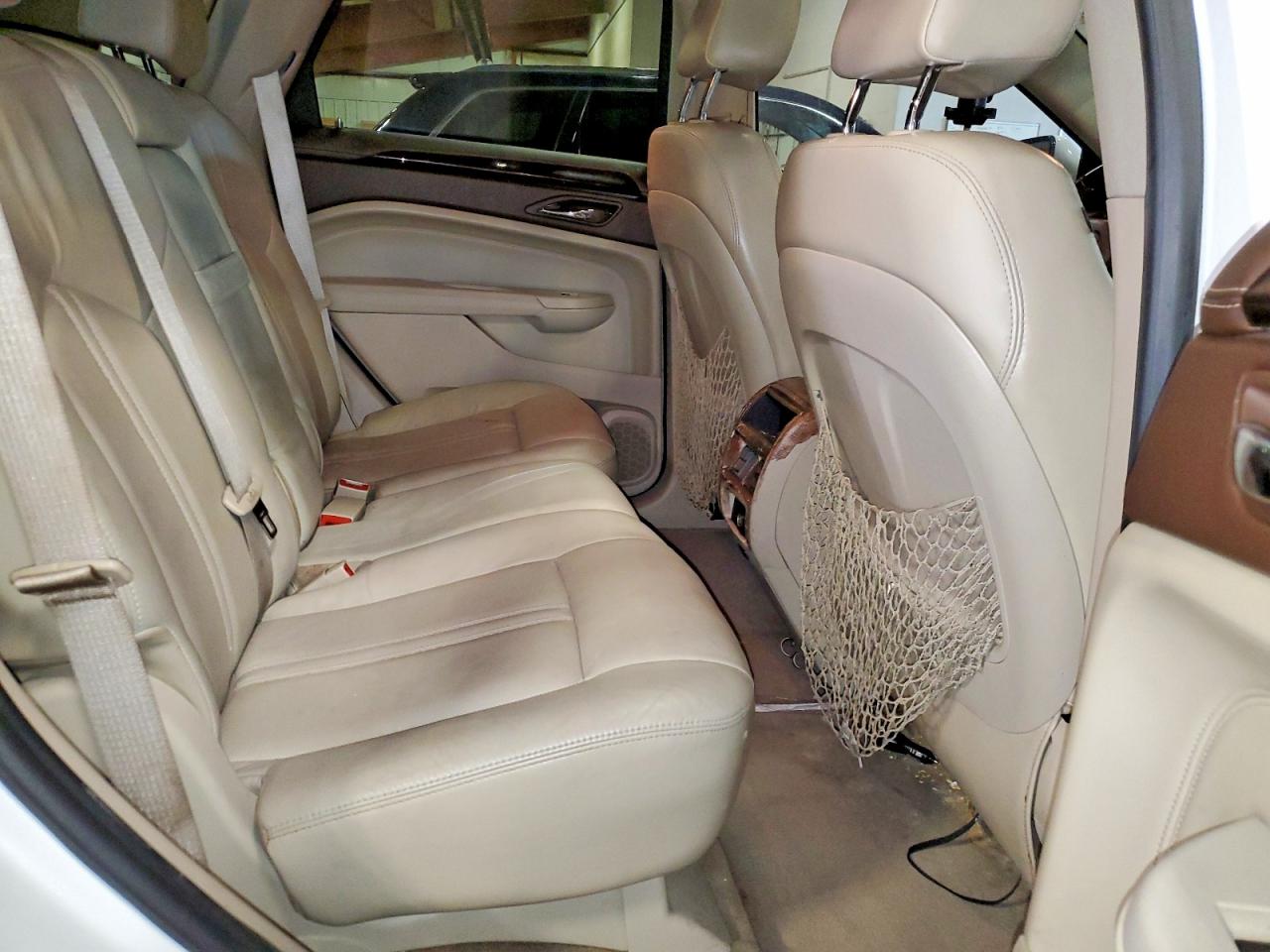 2010 CADILLAC SRX