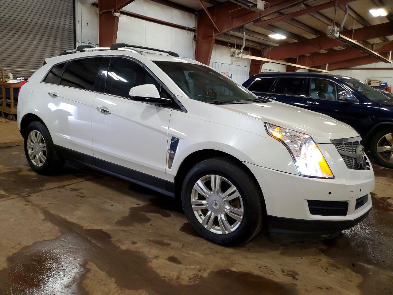 2010 CADILLAC SRX
