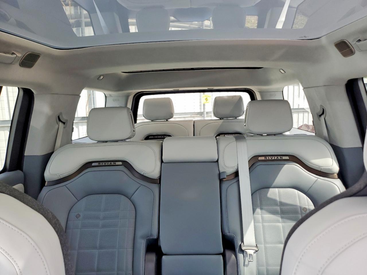 2025 RIVIAN RIS