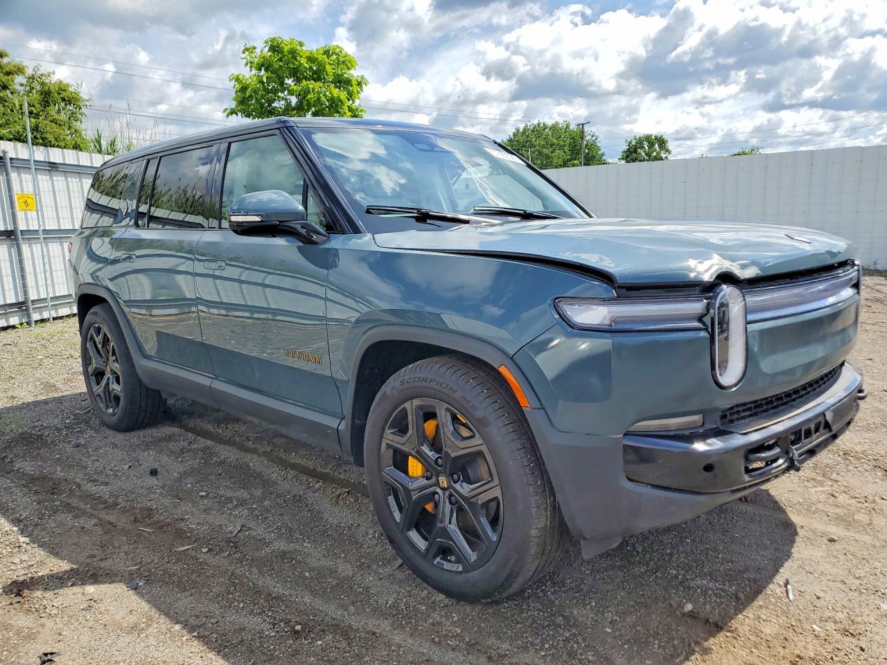 2025 RIVIAN RIS