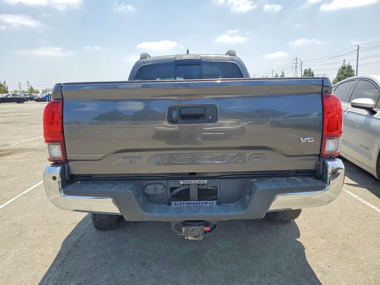 2018 TOYOTA TACOMA