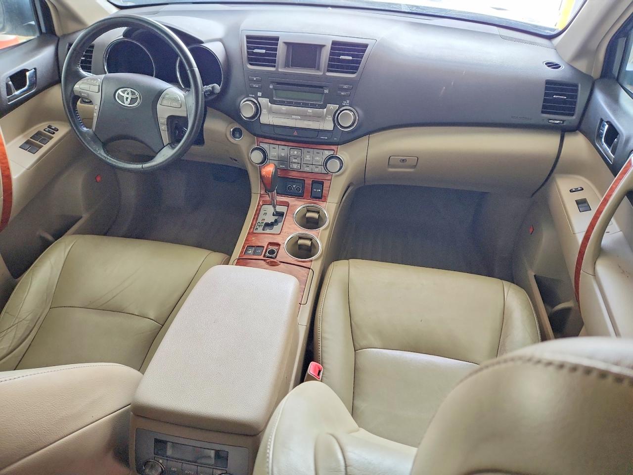 2010 TOYOTA HIGHLANDER