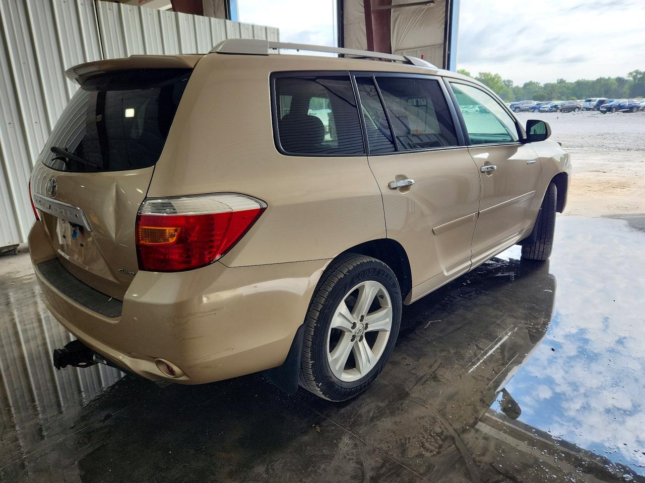 2010 TOYOTA HIGHLANDER