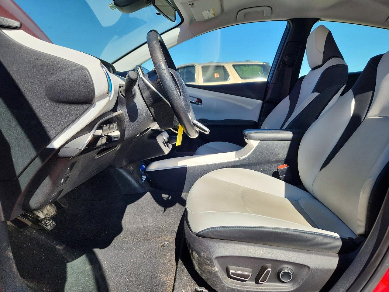 2017 TOYOTA PRIUS