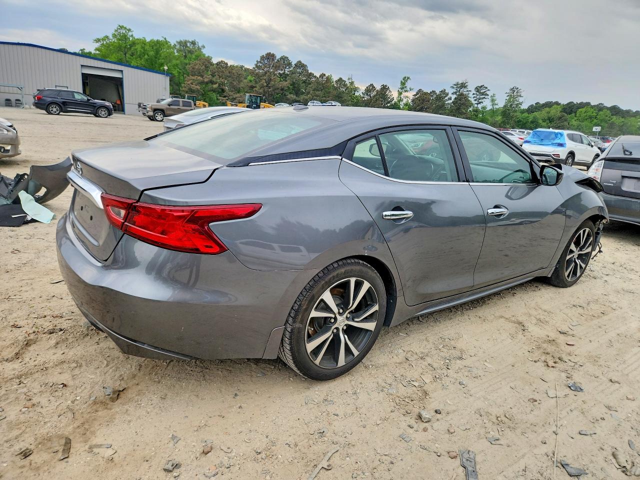 2017 NISSAN MAXIMA