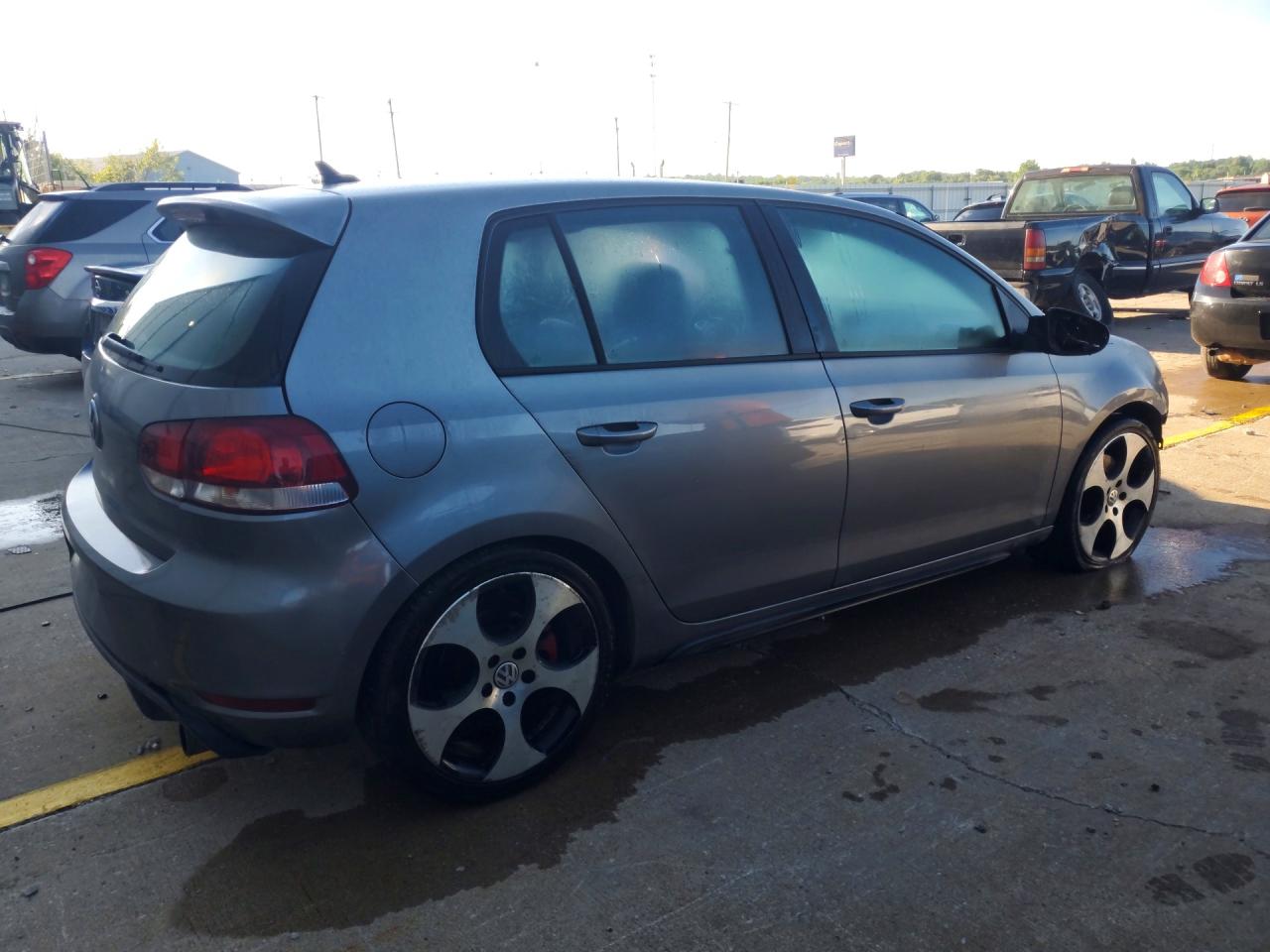 2010 VOLKSWAGEN GTI