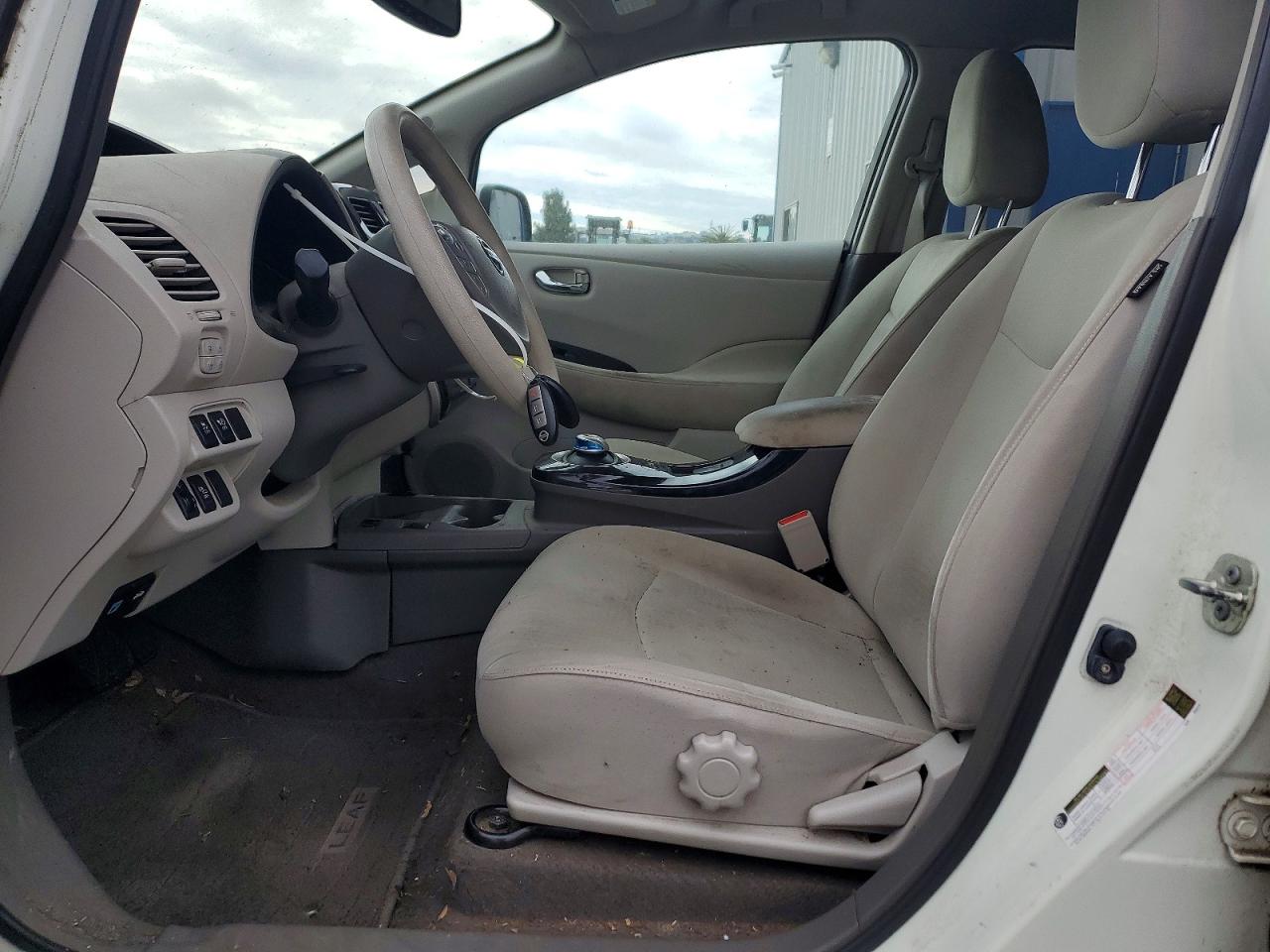 2011 NISSAN LEAF