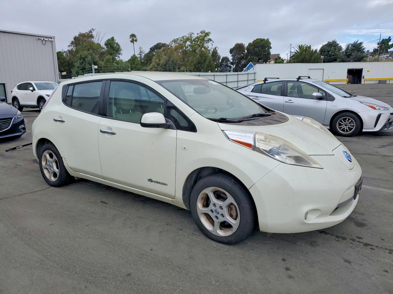 2011 NISSAN LEAF