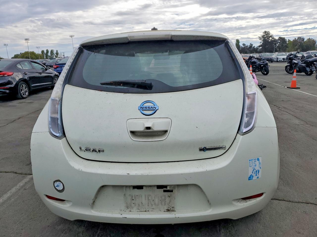 2011 NISSAN LEAF