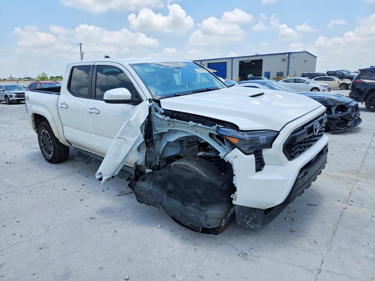 2025 TOYOTA TACOMA