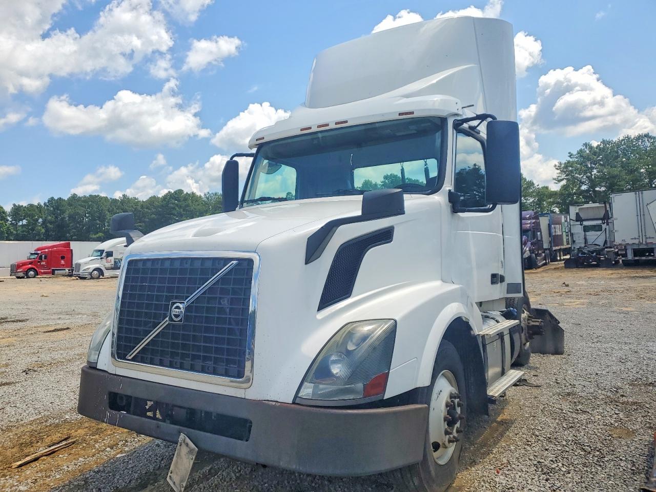 2017 VOLVO VN