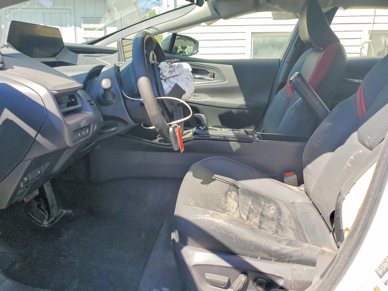 2024 TOYOTA PRIUS