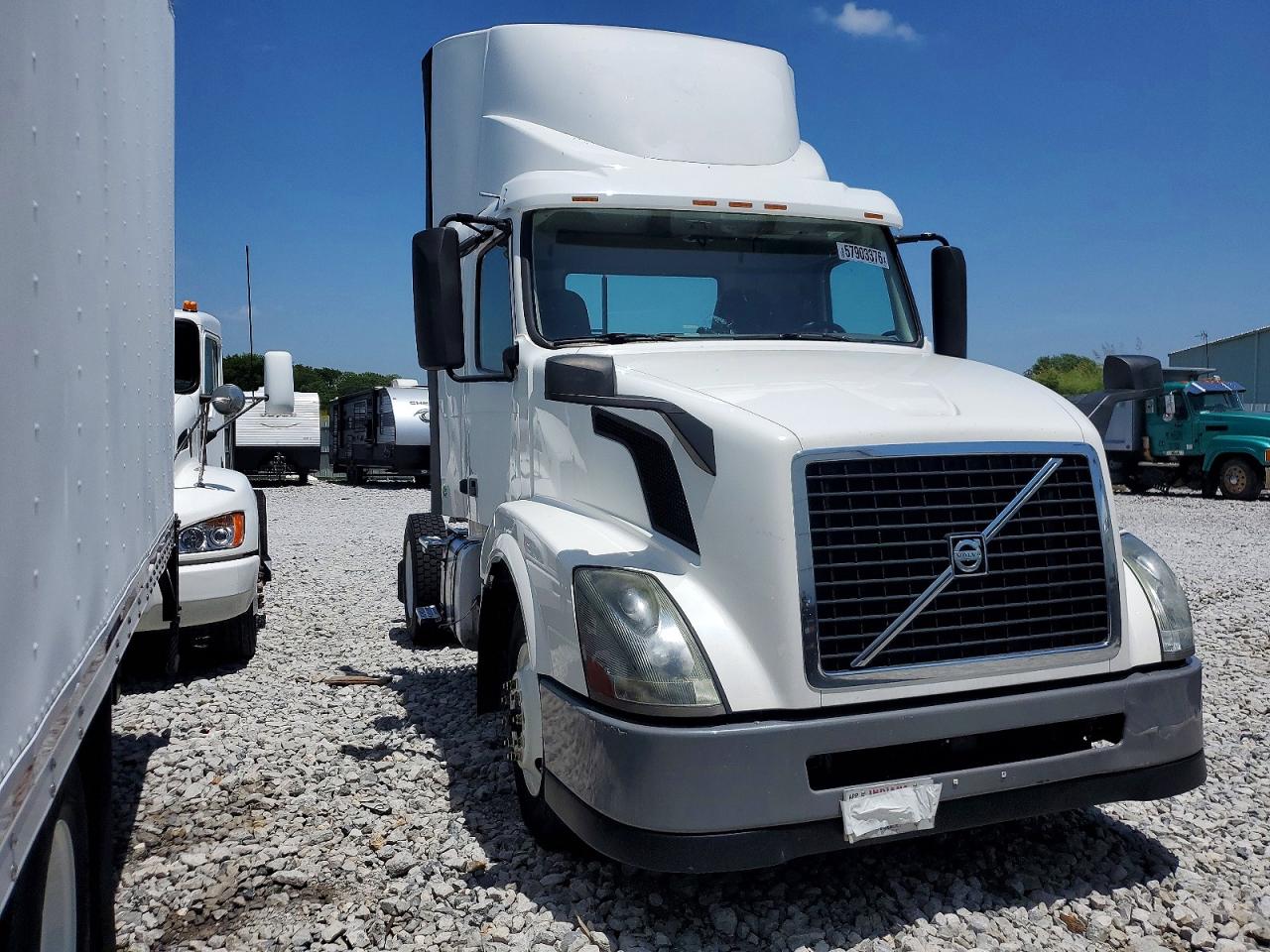 2017 VOLVO VN