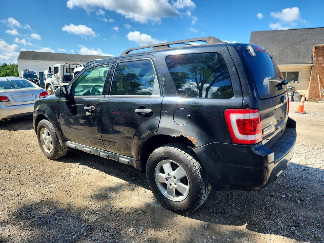 2011 FORD ESCAPE