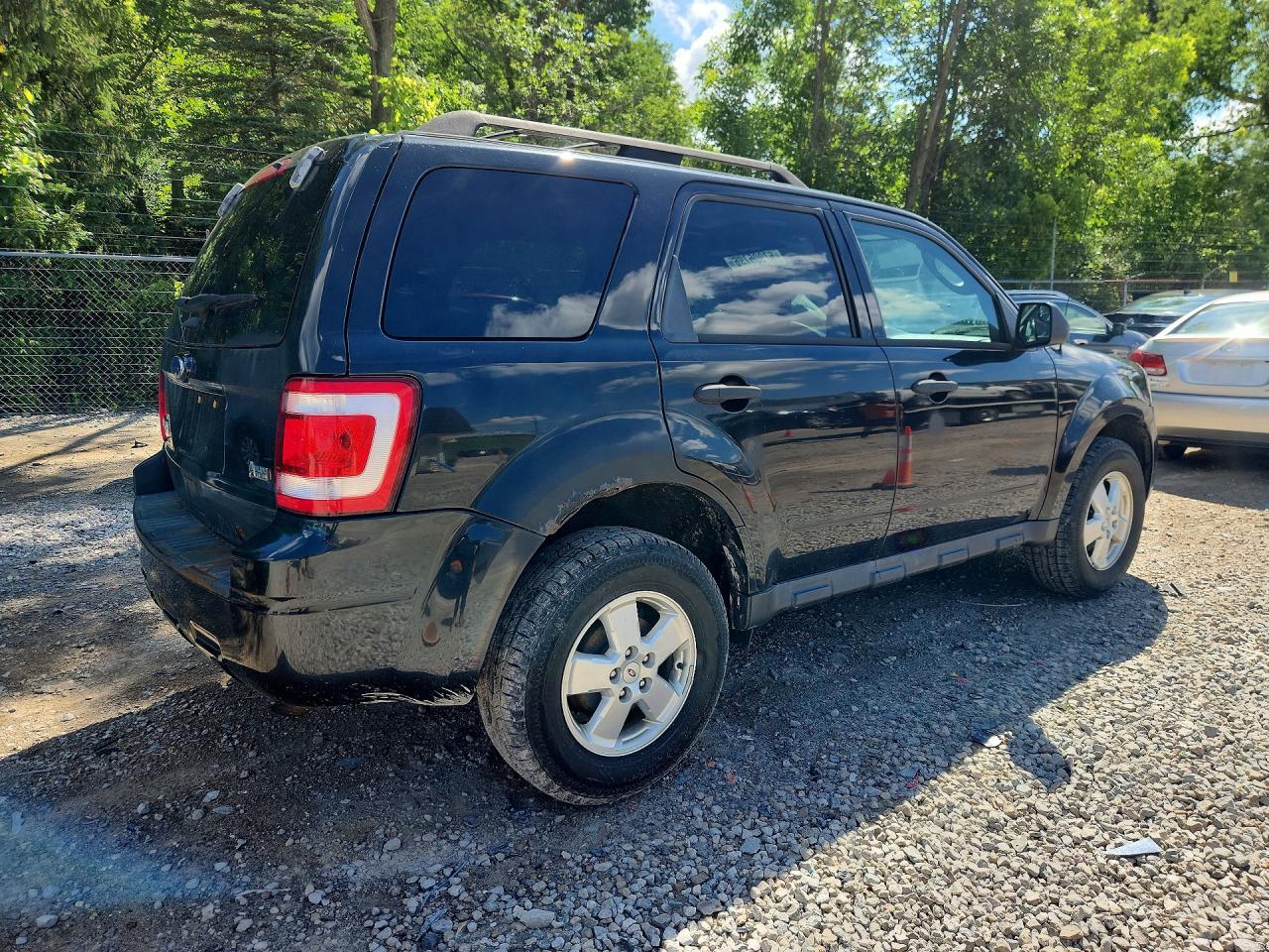 2011 FORD ESCAPE