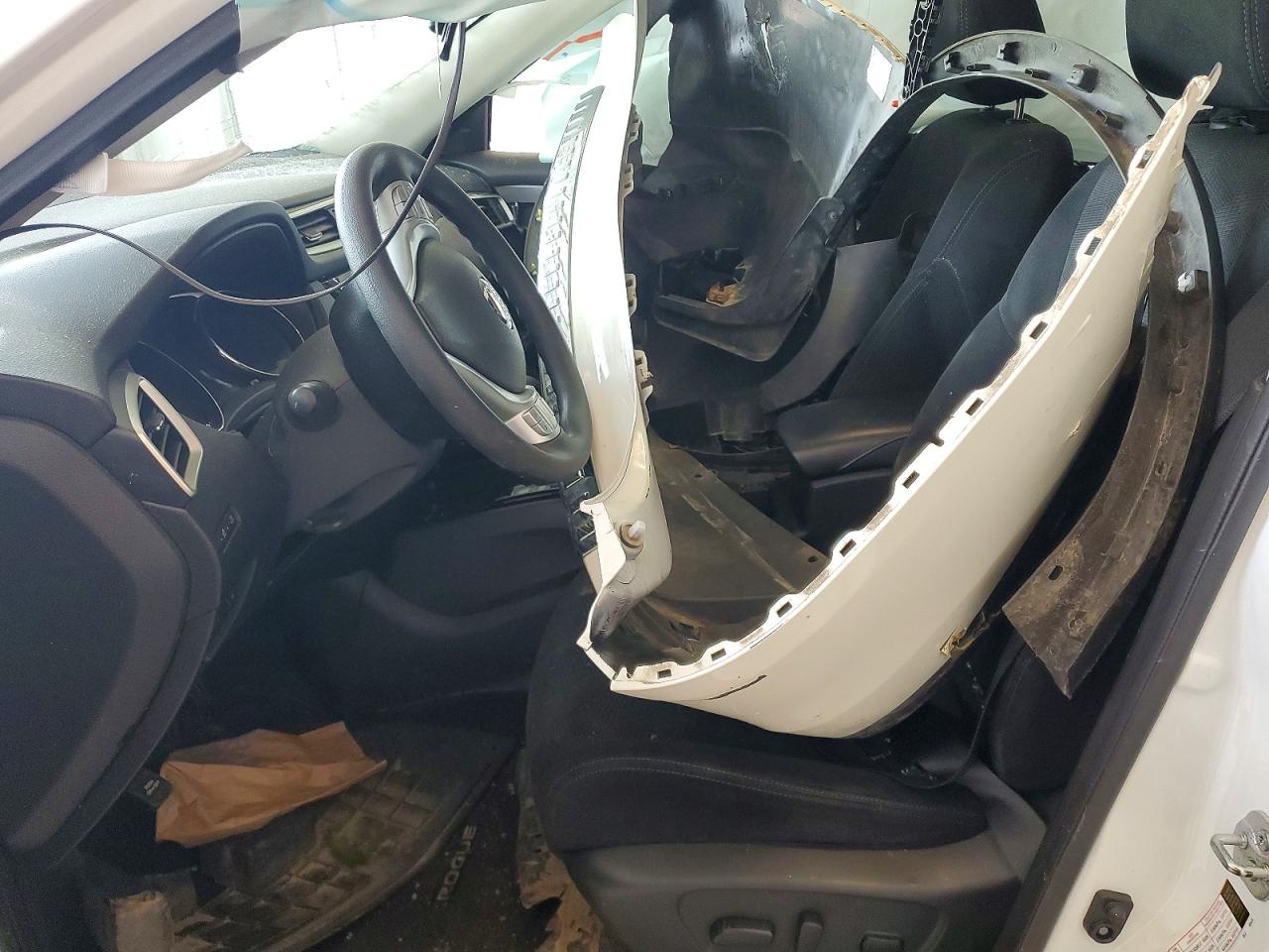 2016 NISSAN ROGUE