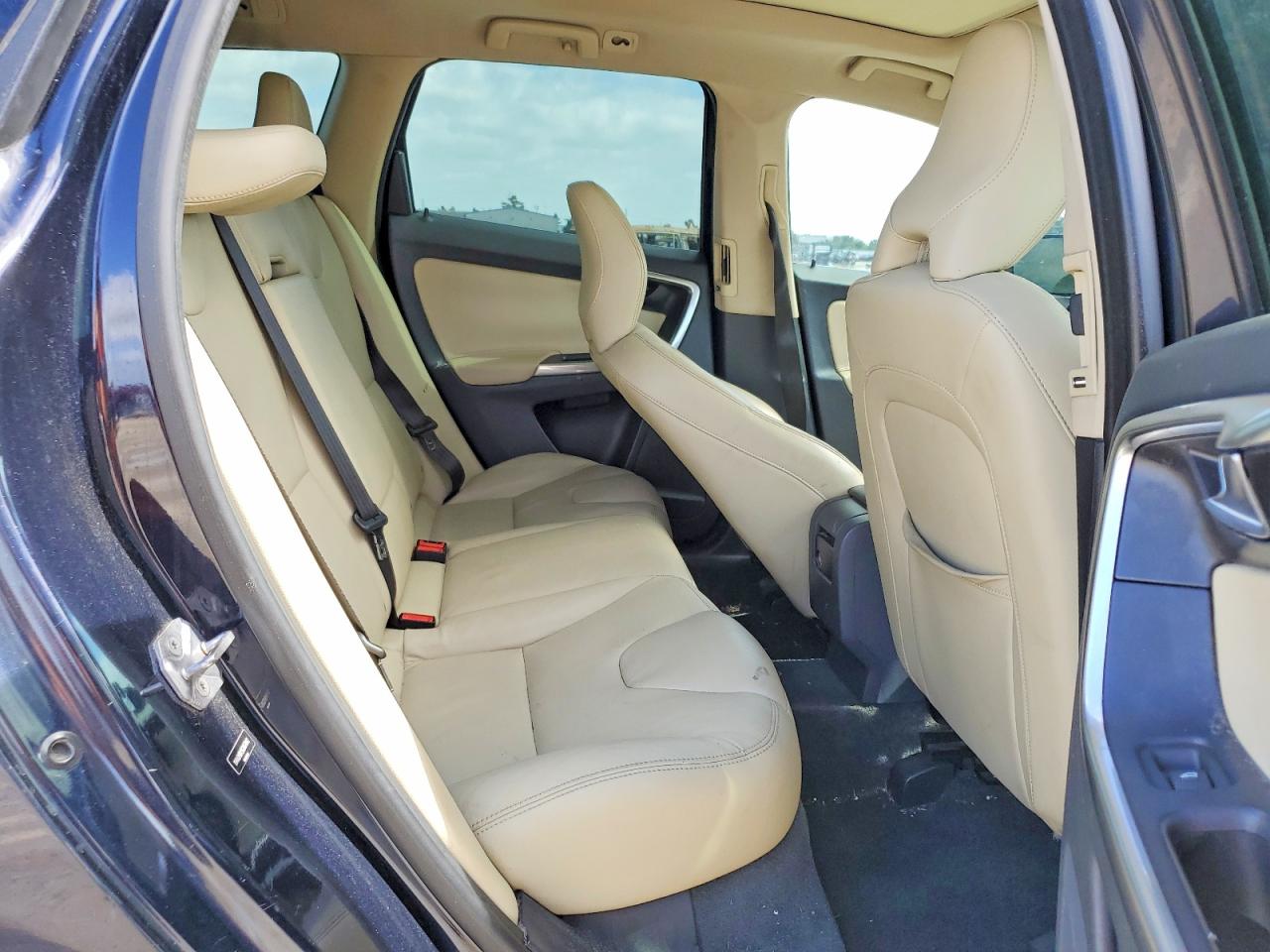 2016 VOLVO XC60
