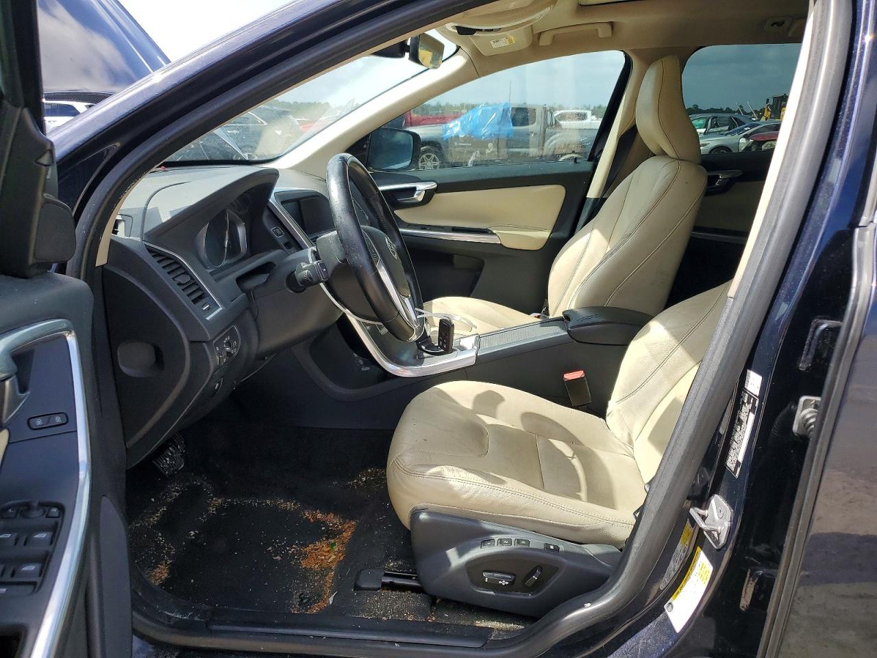 2016 VOLVO XC60