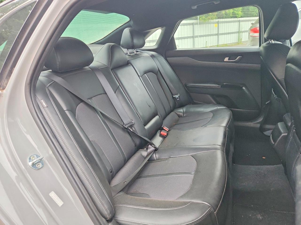 2022 KIA K5
