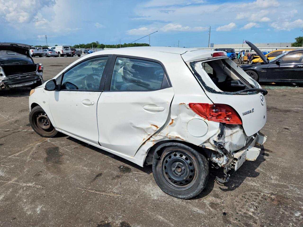 2014 MAZDA 2