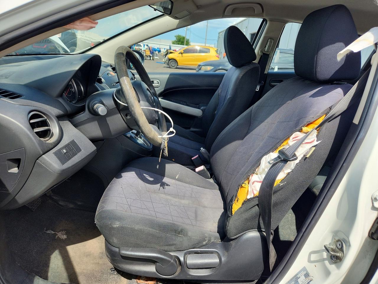 2014 MAZDA 2
