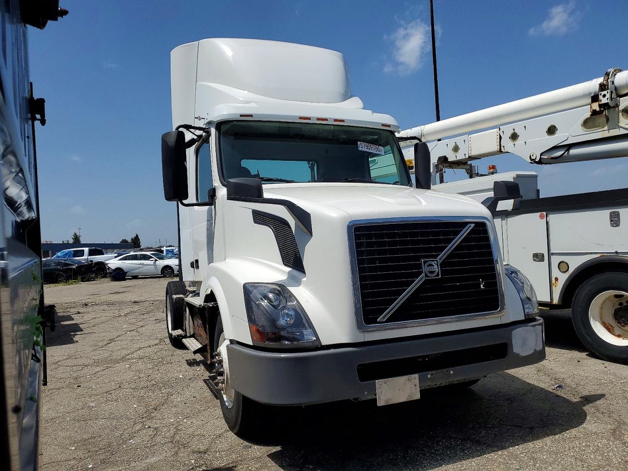 2017 VOLVO VN