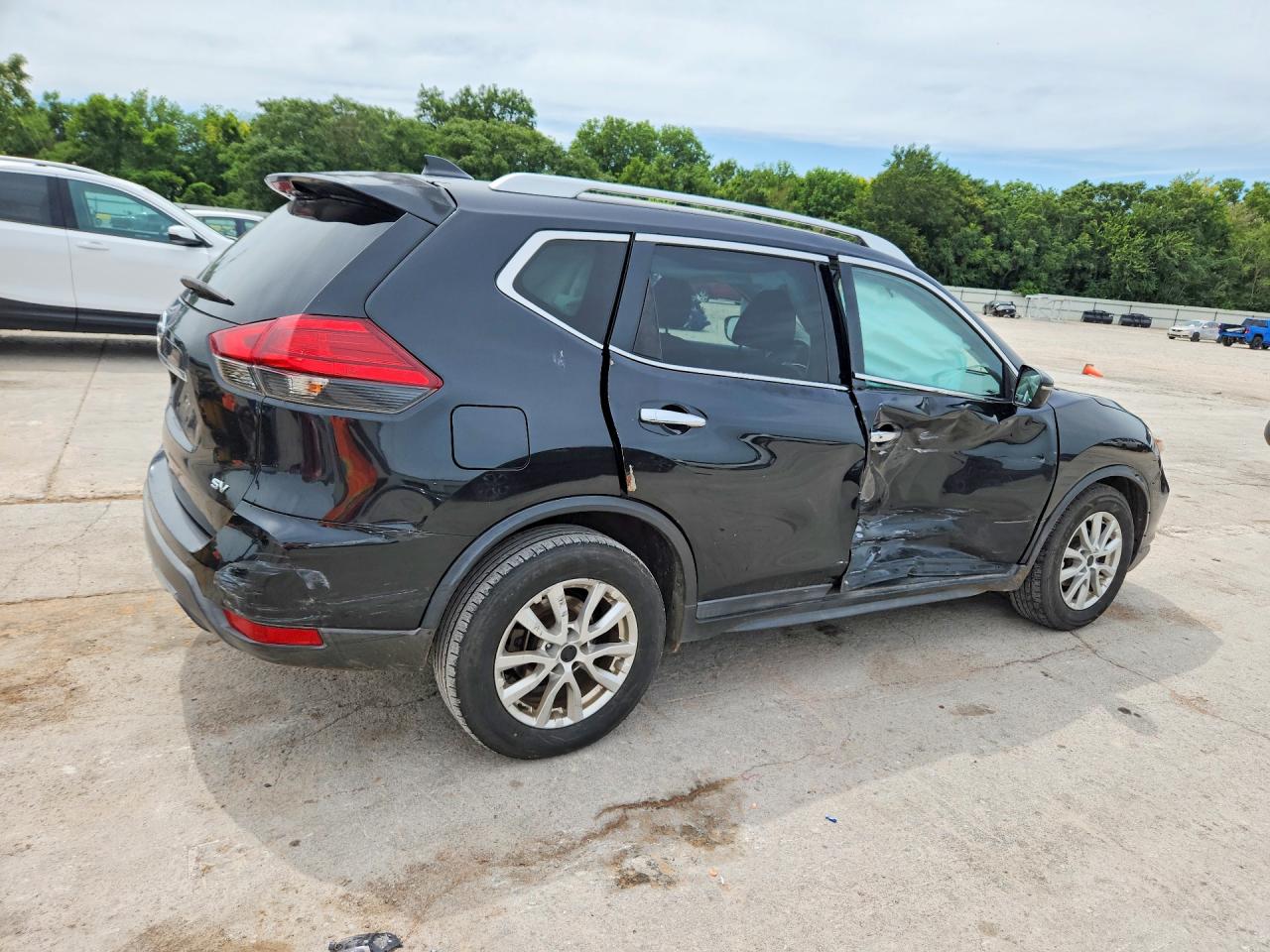 2017 NISSAN ROGUE