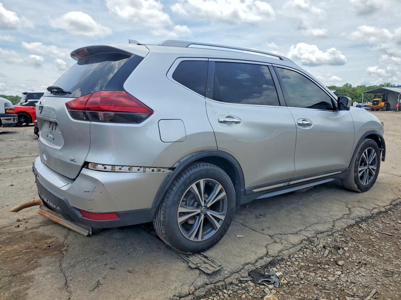 2018 NISSAN ROGUE
