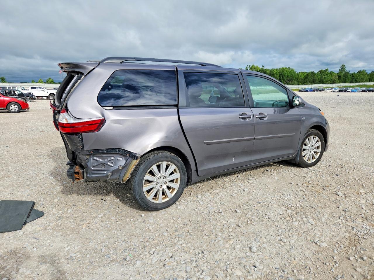 2017 TOYOTA SIENNA